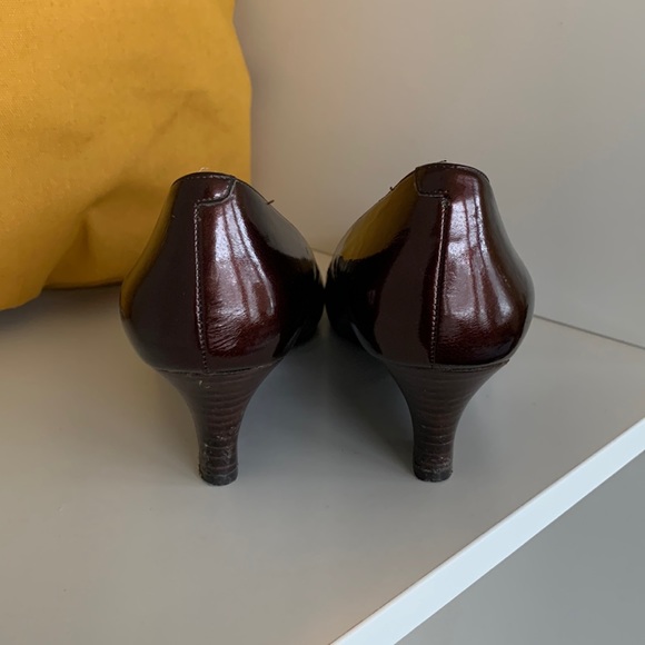 Marc Fisher - brown patent-style wedges, size 8, 2” heel, good used condition - Picture 4 of 11